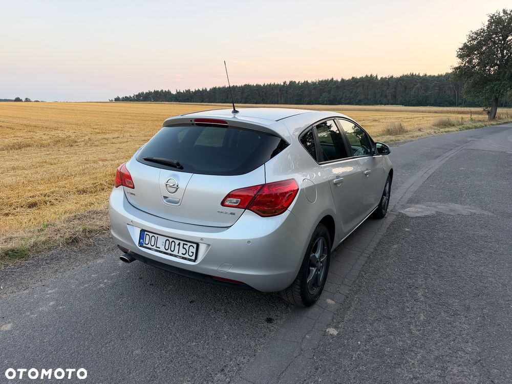 Opel Astra 1.4 Turbo 150 Jahre - 5