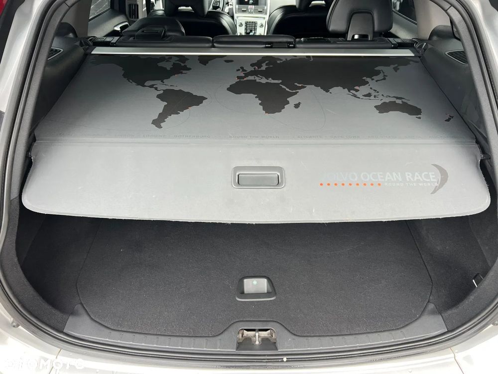 Volvo XC 60 D3 Drive-E Ocean Race - 9