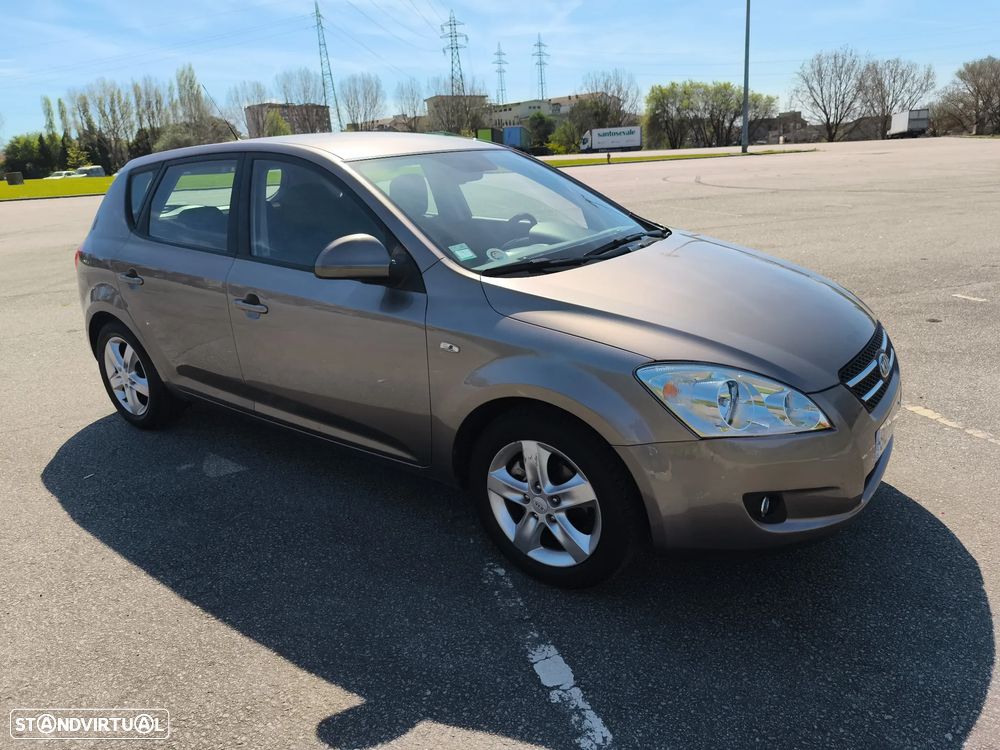 Kia Ceed 1.4 CVVT EX ISG - 54