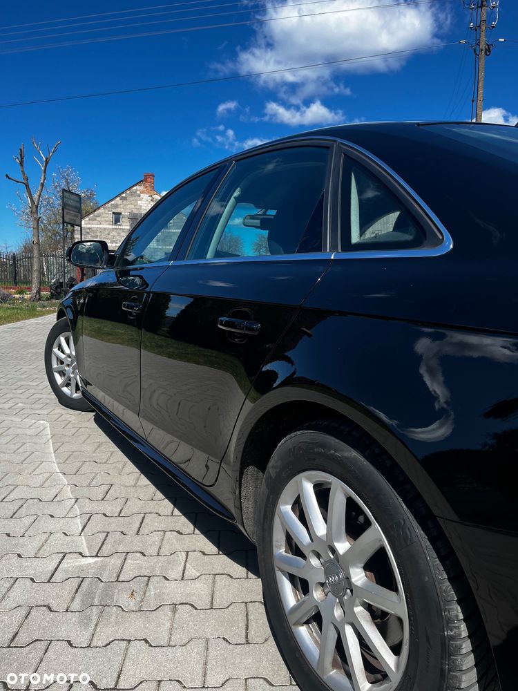 Audi A4 Limousine - 11