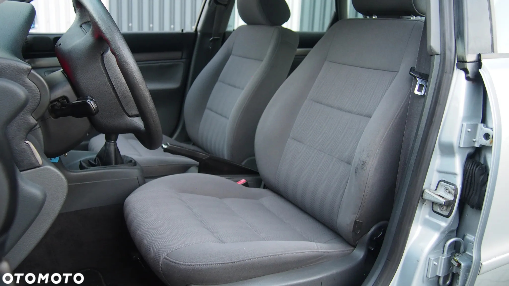 Audi A4 1.6 - 18