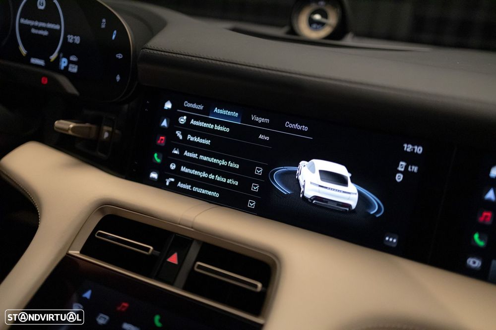 Porsche Taycan Turbo - 18