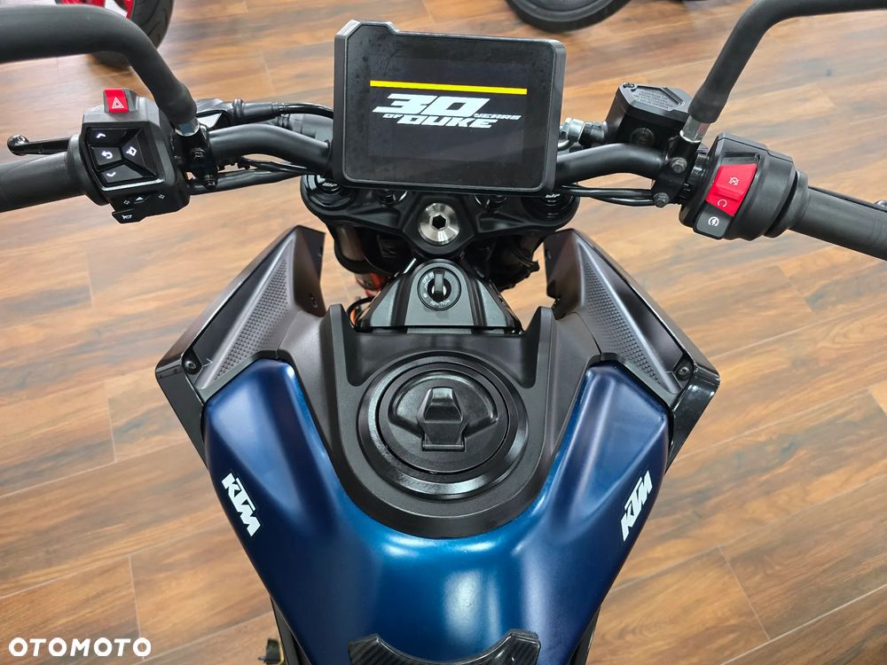 KTM Duke - 17