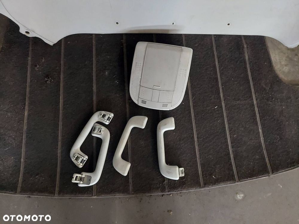 PODSUFITKA TOYOTA AURIS I HB 5D - 2