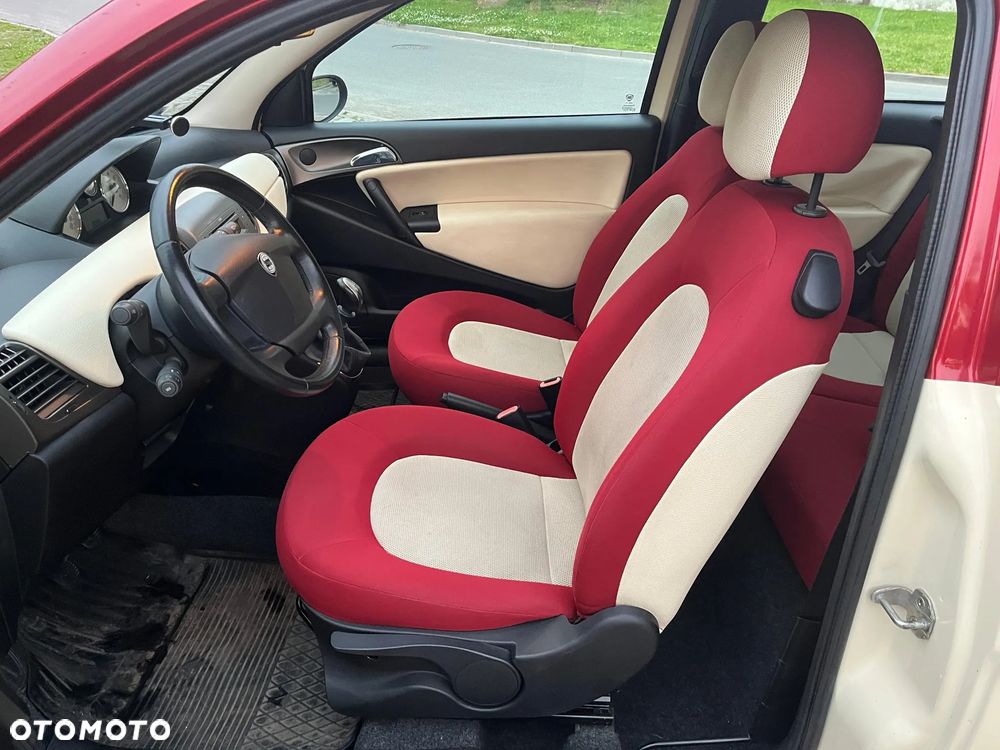 Lancia Ypsilon 1.4 16V Elegante Plus - 12