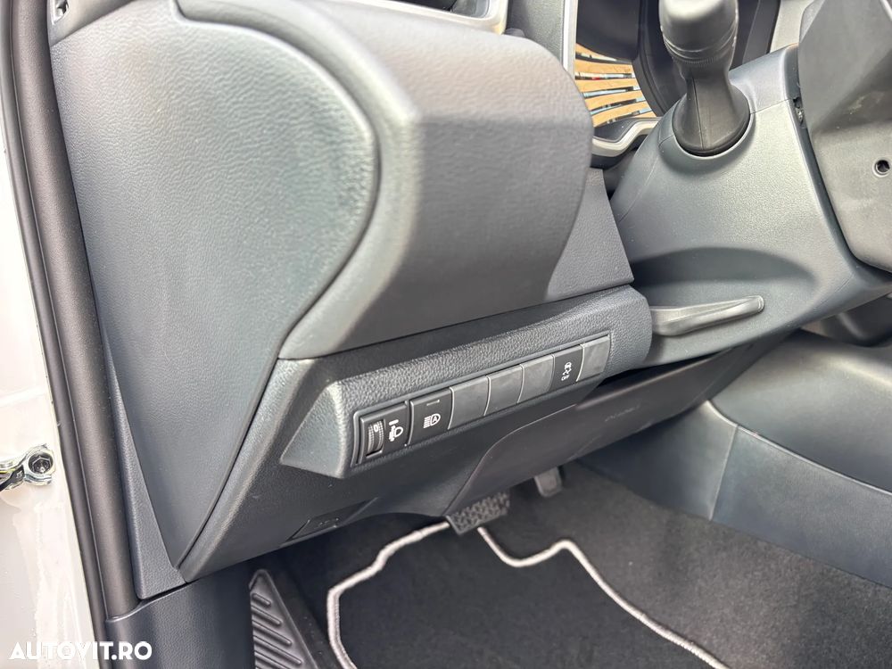 Toyota Corolla Sedan 1.8 HSD Eco - 14