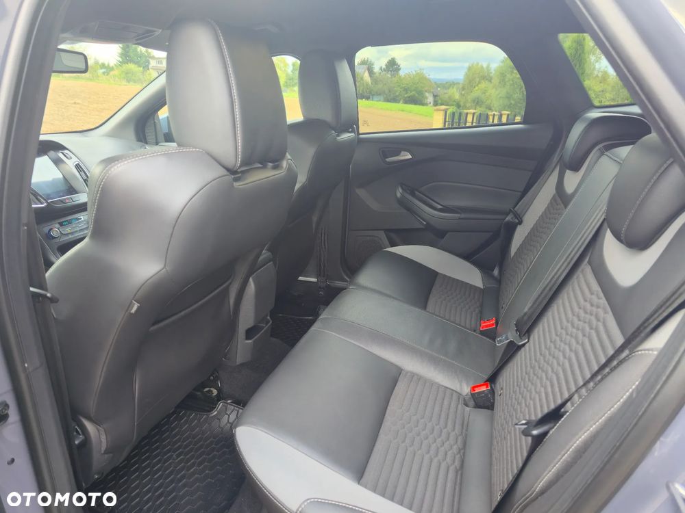 Ford Focus 2.0 EcoBoost ST - 15