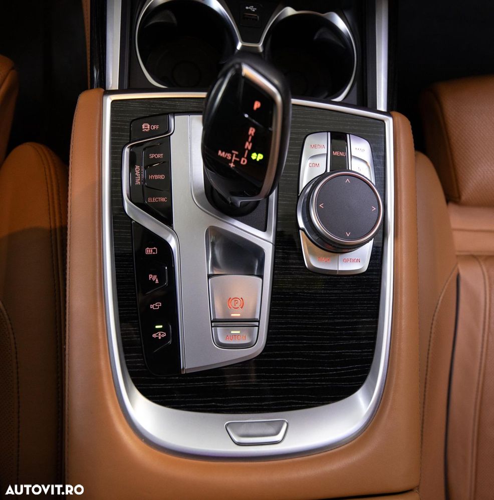BMW Seria 7 - 28