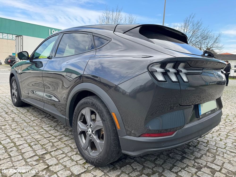 Ford Mustang Mach-E - 8