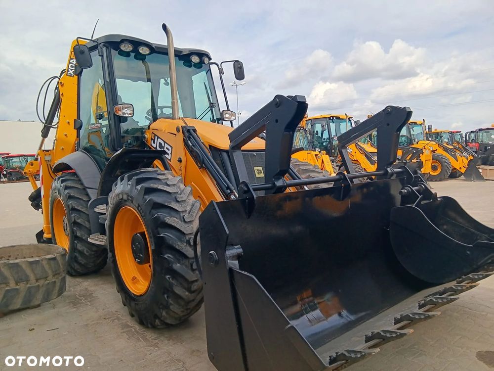 JCB 4CX AEC - 6