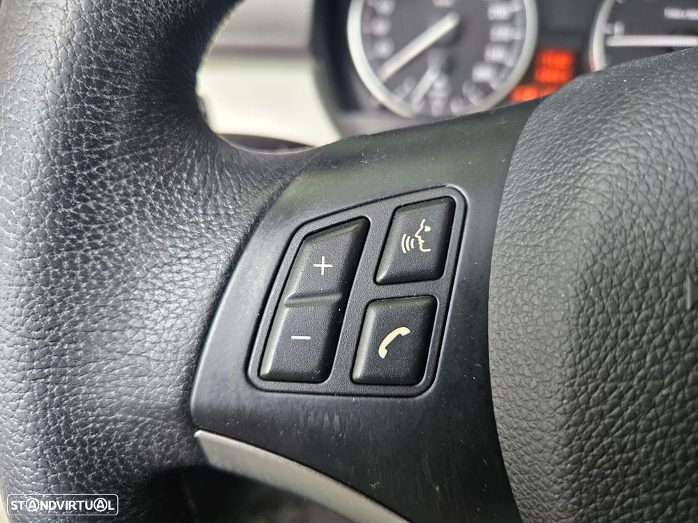 BMW 318 d LifeStyle - 34