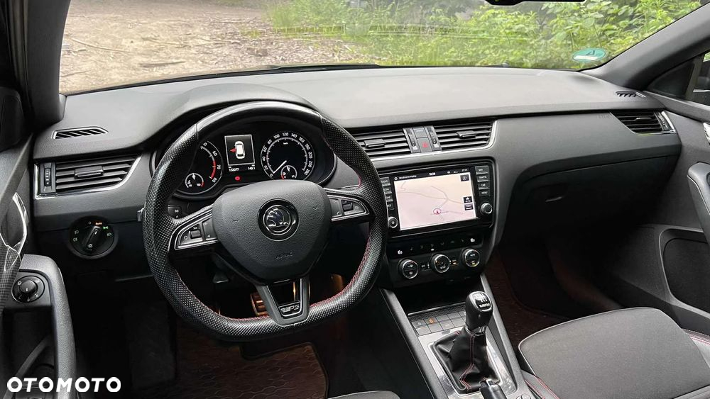 Skoda Octavia 2.0 TSI RS - 6