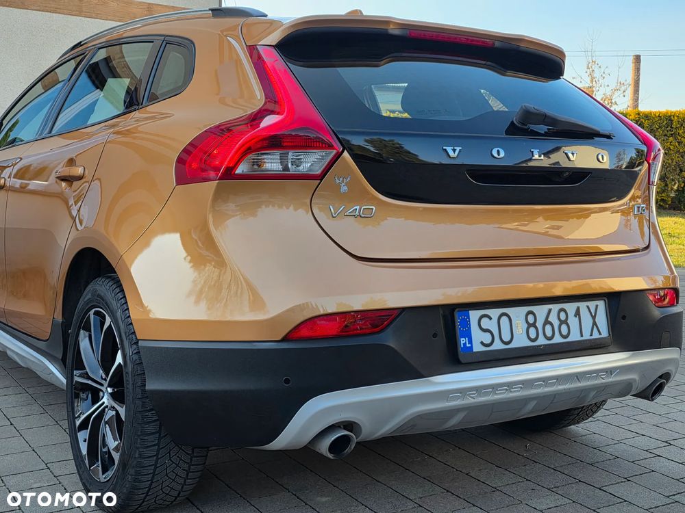 Volvo V40 Cross Country D3 Momentum - 12