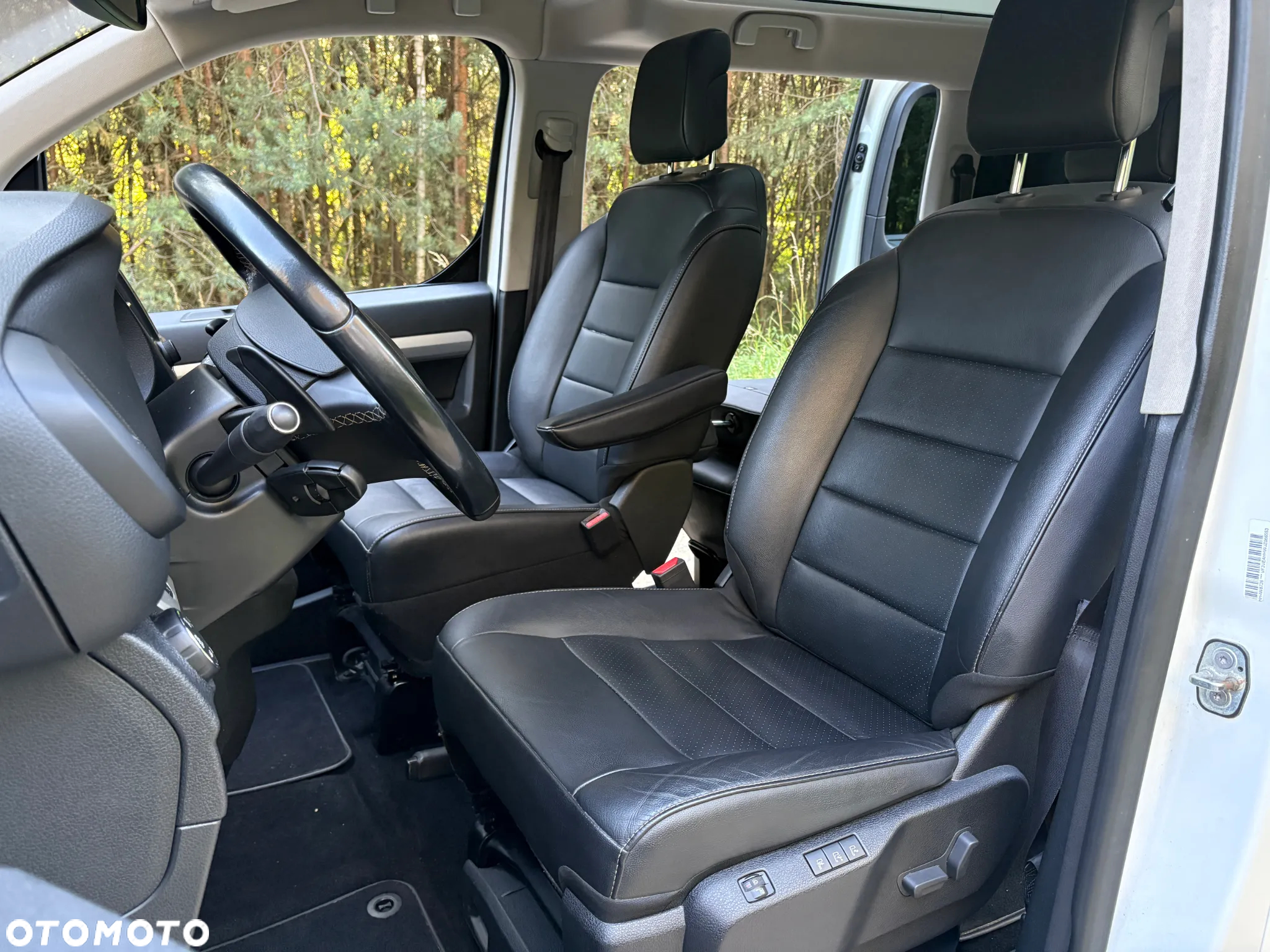 Peugeot Traveller L2 2.0 BlueHDi 180 S&S EAT8 Allure - 19