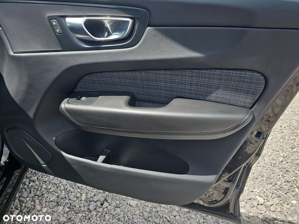 Volvo XC 60 B4 D Essential - 21