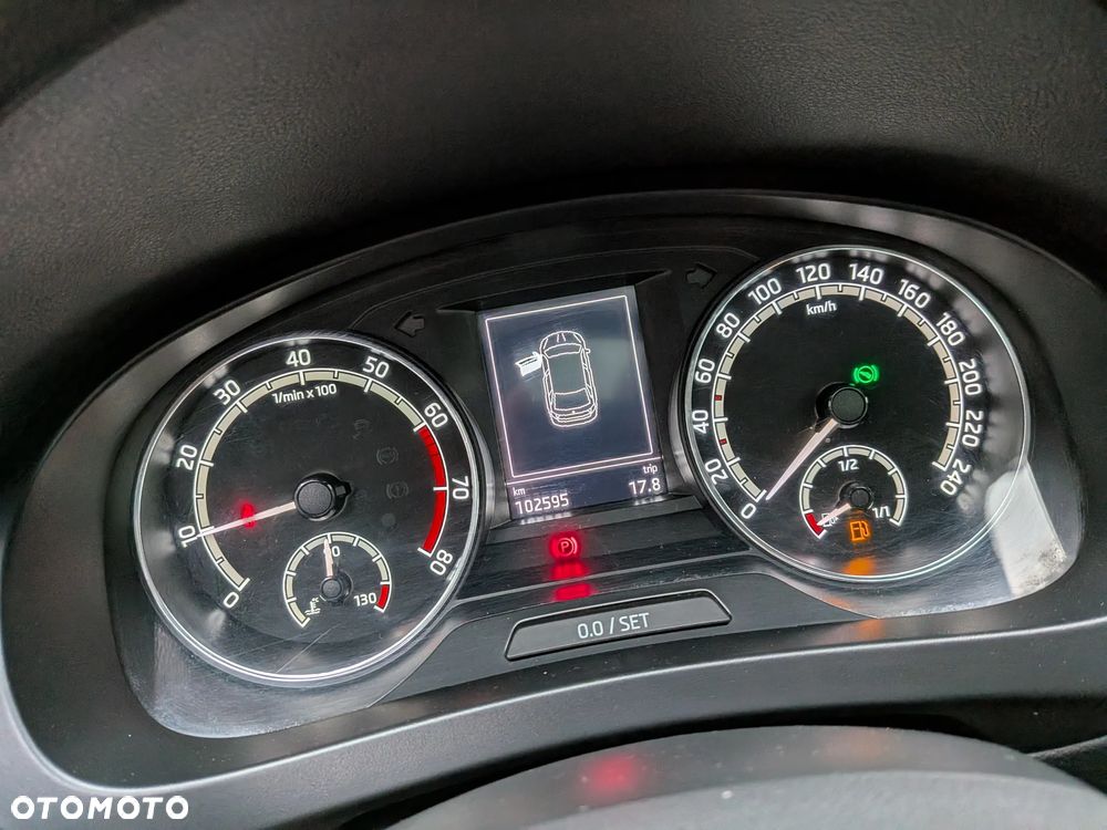 Skoda RAPID 1.0 TSI DSG Style - 18