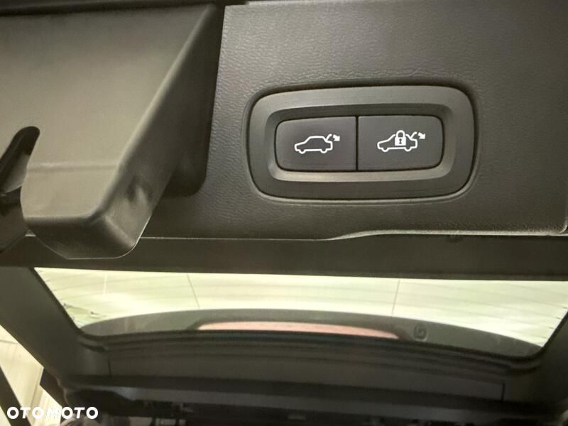 Volvo XC 60 B4 B Momentum Pro - 23