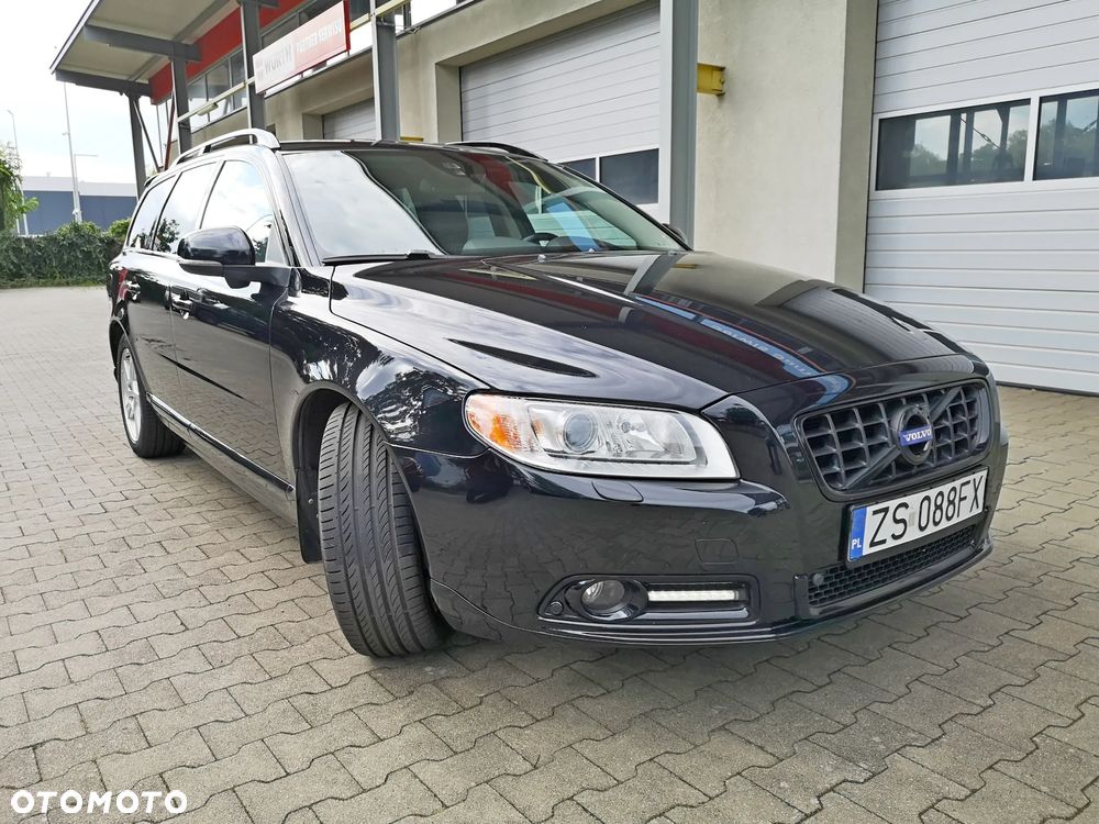 Volvo V70 D5 Momentum - 1