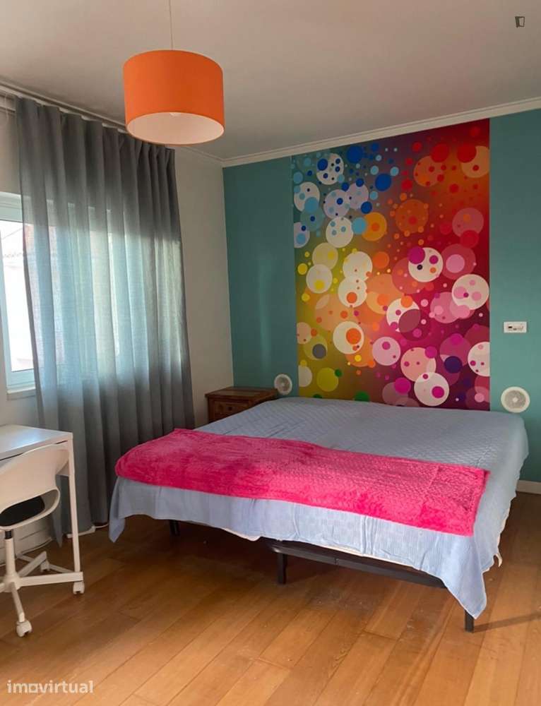 Quarto - localizado em Caxias Lisbon - Grande imagem: 4/10