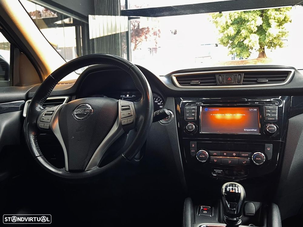 Nissan Qashqai 1.5 dCi N-Connecta 18 - 22