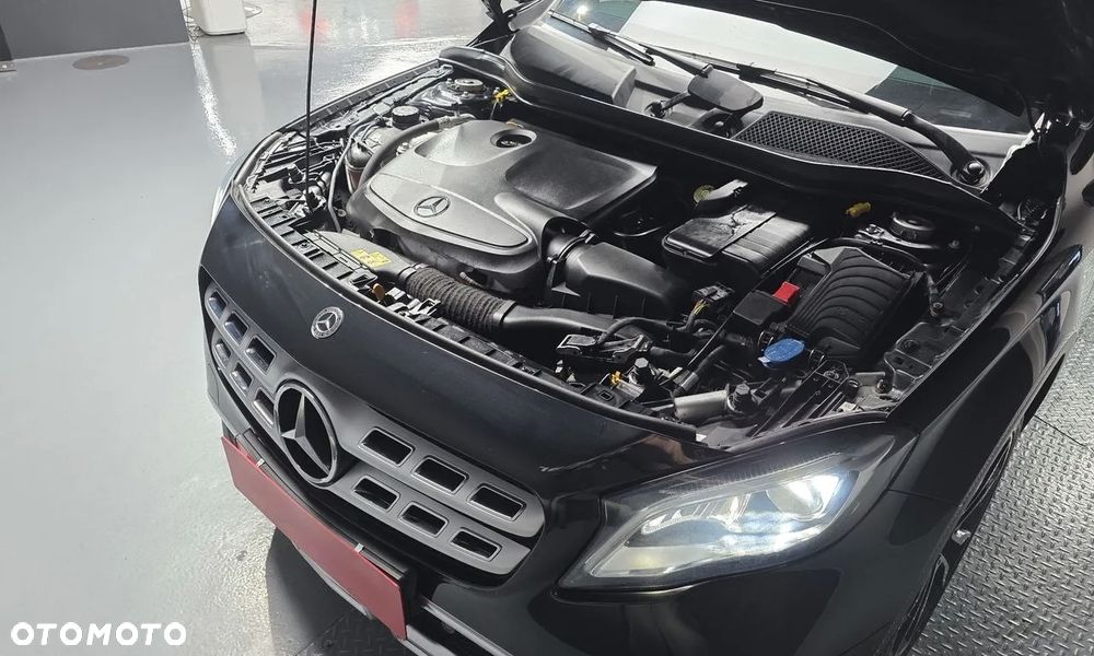 Mercedes-Benz GLA - 30