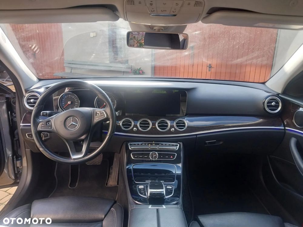Mercedes-Benz Klasa E 220 d 9G-TRONIC - 5