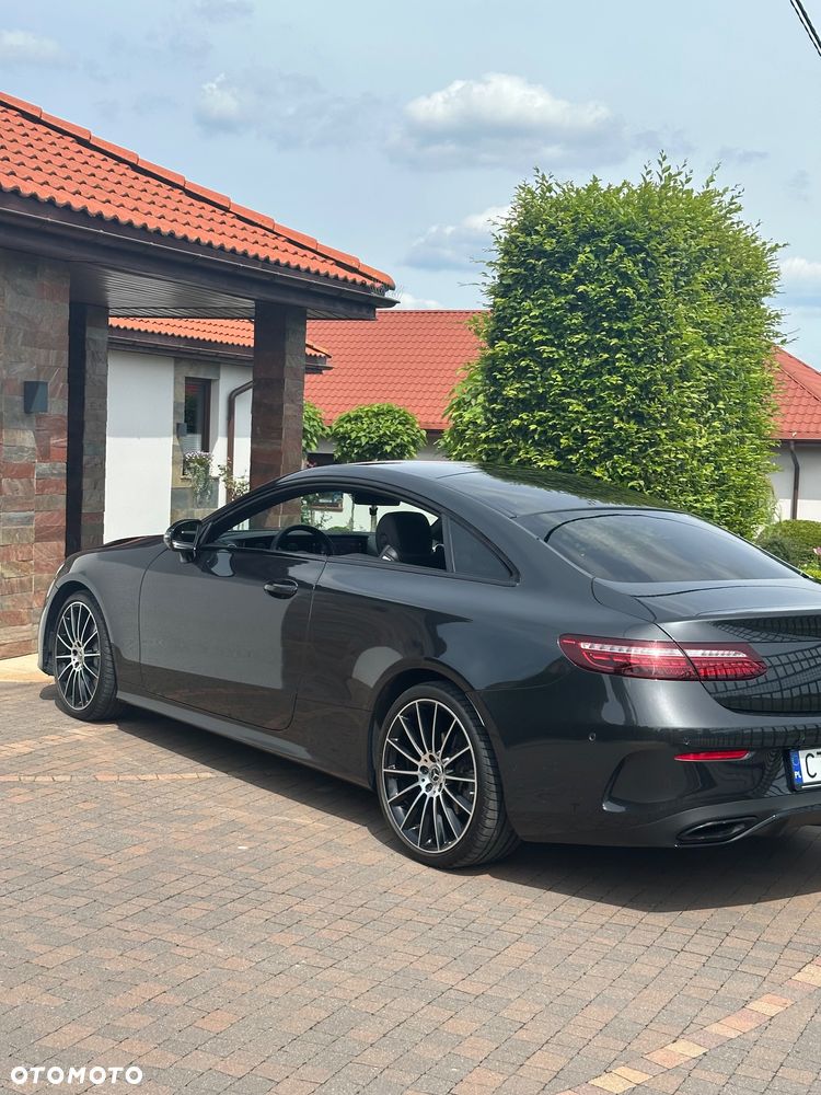 Mercedes-Benz Klasa E 300 9G-TRONIC - 2