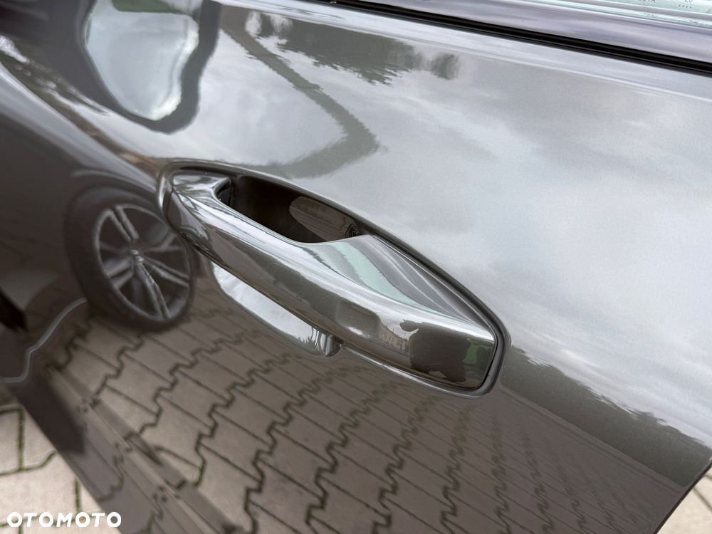 Volvo V60 D3 R-Design - 19