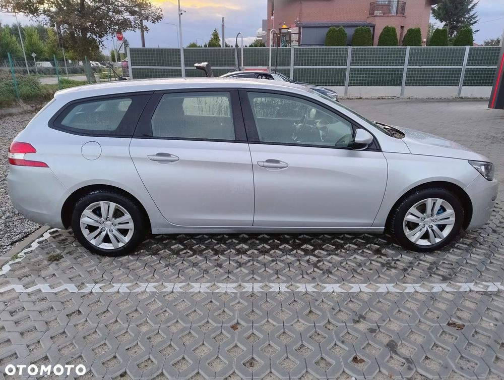 Peugeot 308 BlueHDi 120 EAT6 Stop & Start Active - 4