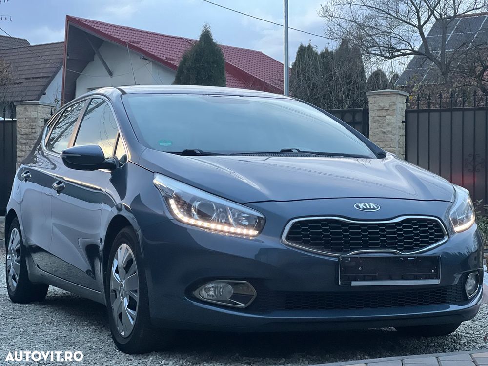 Kia Ceed 1.6 CRDi 128 Platinum Edition - 3