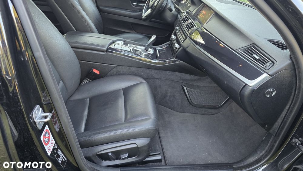 BMW Seria 5 518d - 22