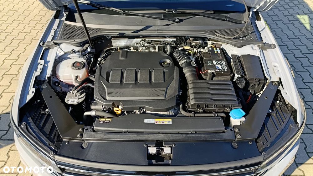 Volkswagen Passat 2.0 TDI SCR Style DSG - 26