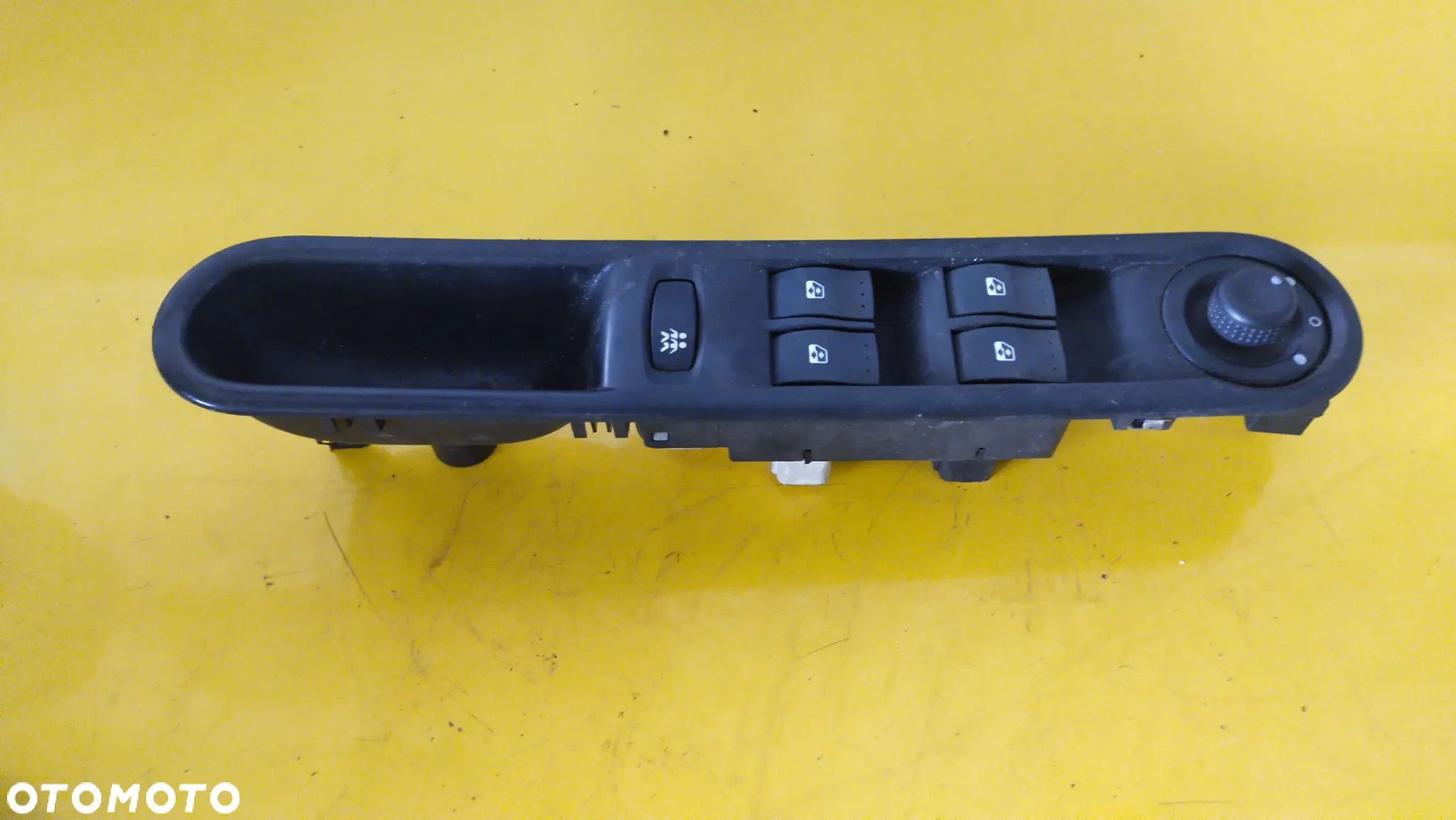Przełącznik panel ramka szyb Renault OE 8200328426 - 1