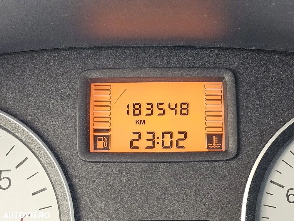 Dacia Logan MCV 1.6 Prestige - 6