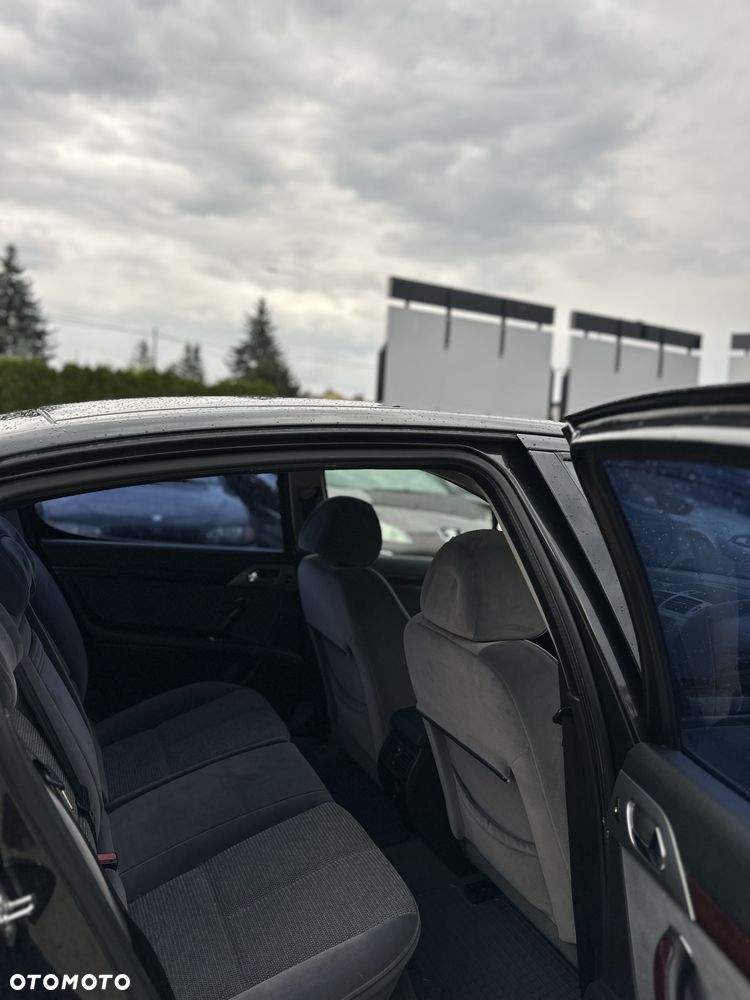 Peugeot 407 - 8