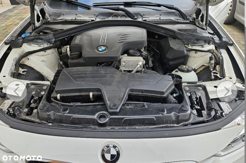 BMW Seria 3 320i xDrive - 16