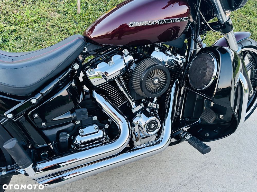 Harley-Davidson Softail Breakout - 3