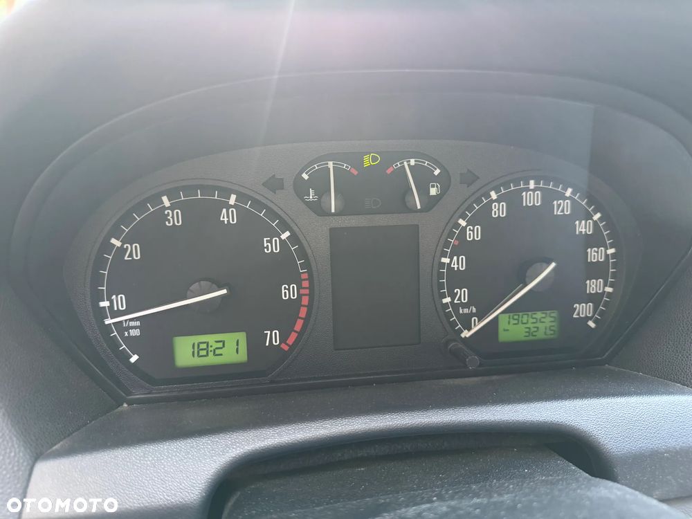 Skoda Fabia 1.2 HTP Classic - 14