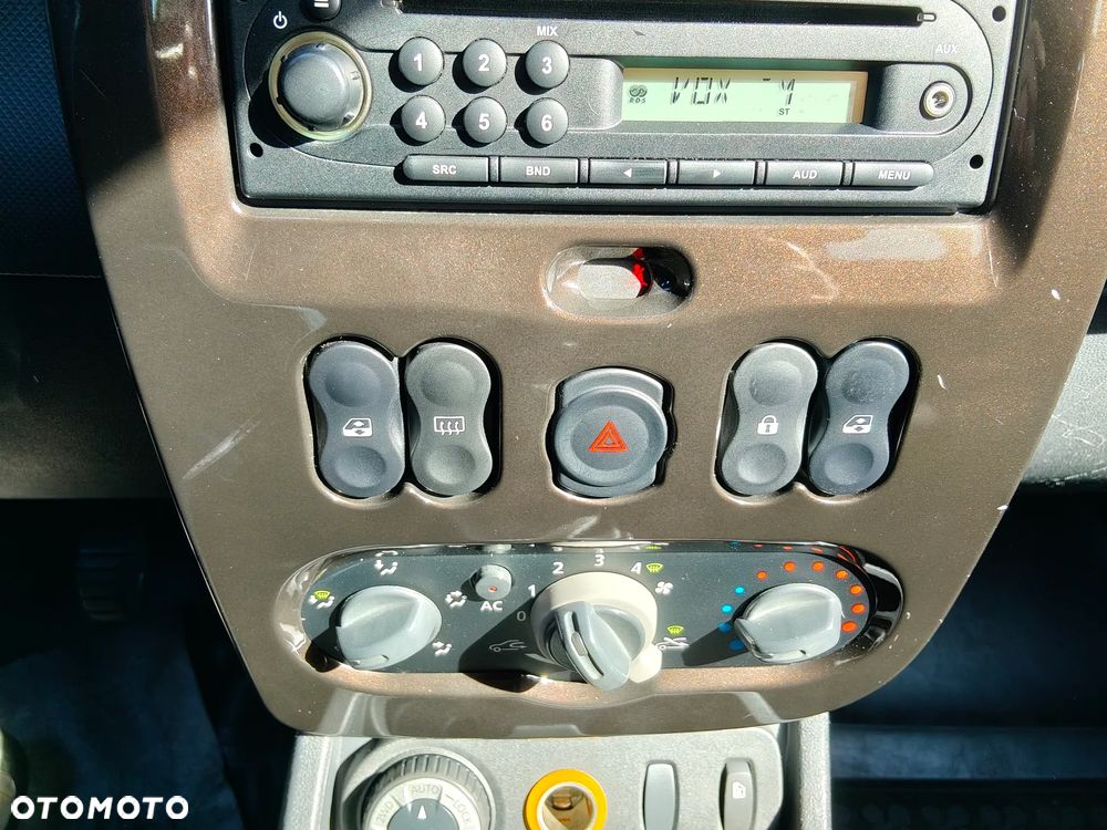 Dacia Duster 1.6 16V 4x4 - 17