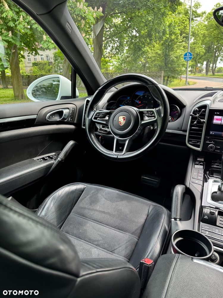 Porsche Cayenne Platinum Edition - 28