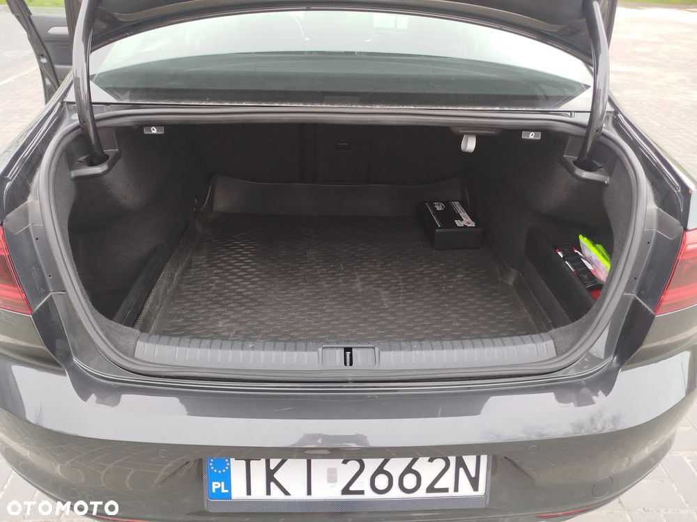 Volkswagen Passat 2.0 TSI Business DSG - 16