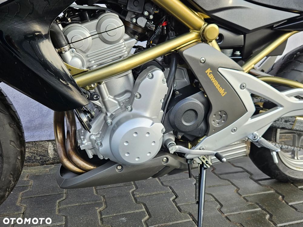 Kawasaki ER - 11