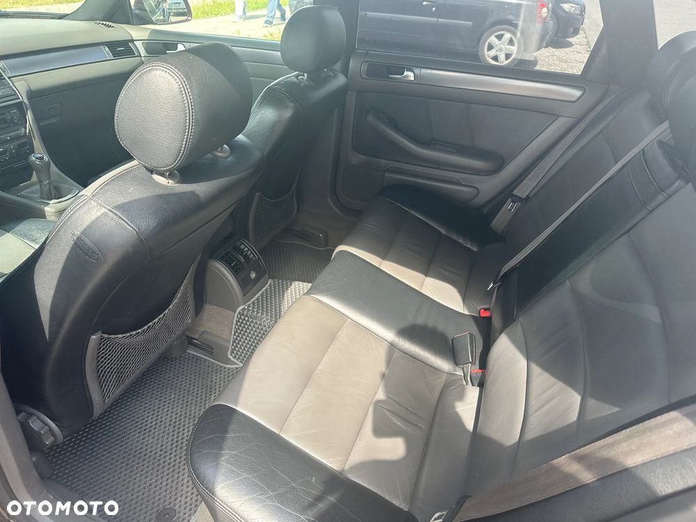Audi A6 Avant 2.4 - 40