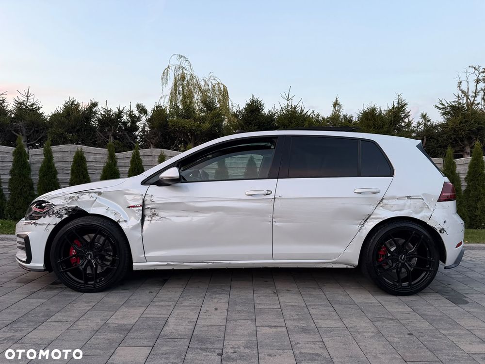 Volkswagen Golf GTI (BlueMotion Technology) DSG Performance - 22
