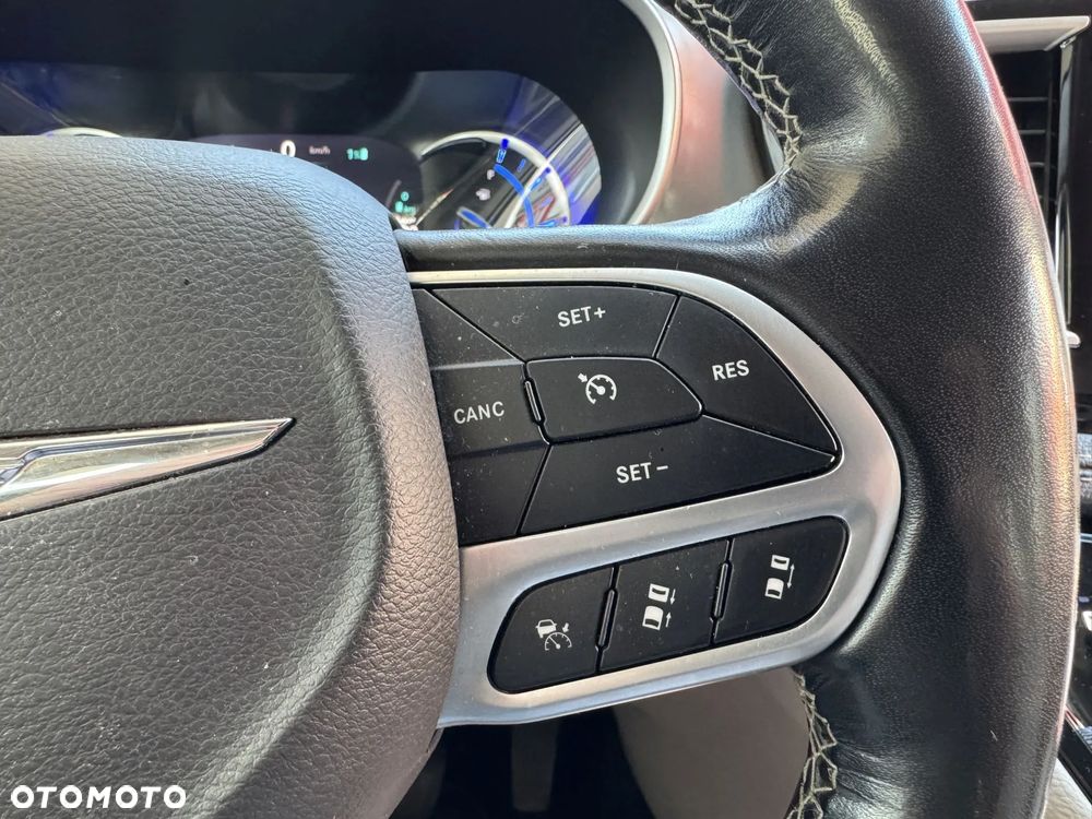 Chrysler Pacifica - 19
