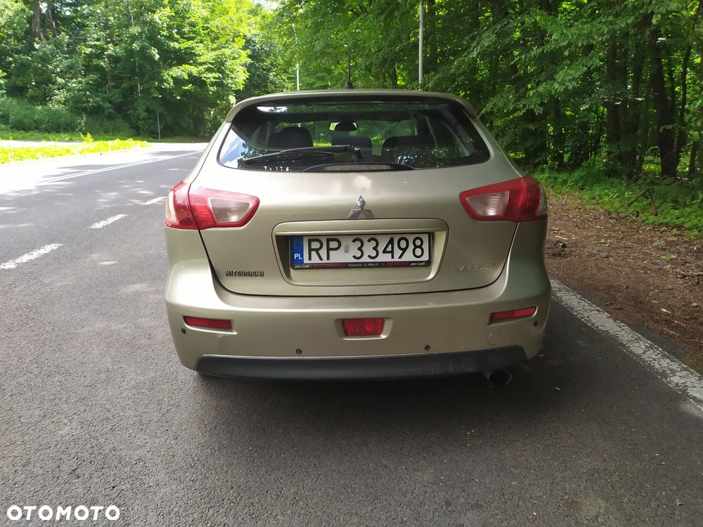 Mitsubishi Lancer 1.8 Invite - 9