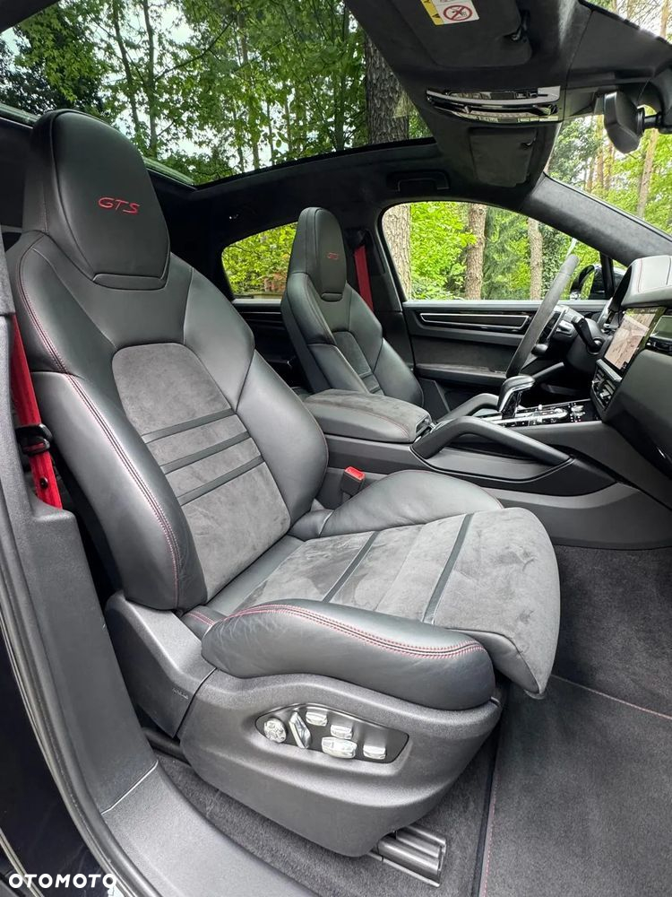 Porsche Cayenne Coupe GTS - 12