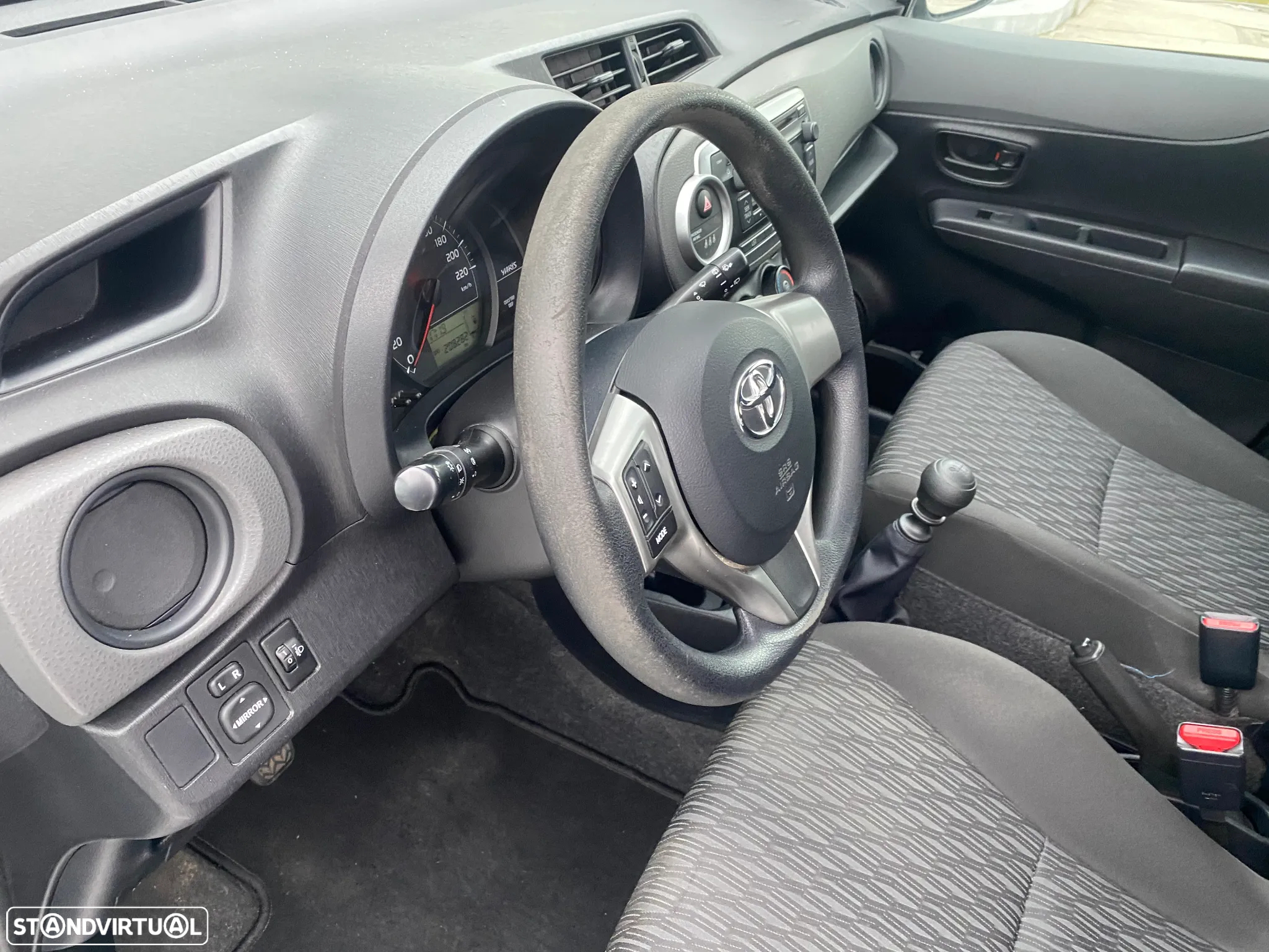 Toyota Yaris 1.4 D-4D - 7