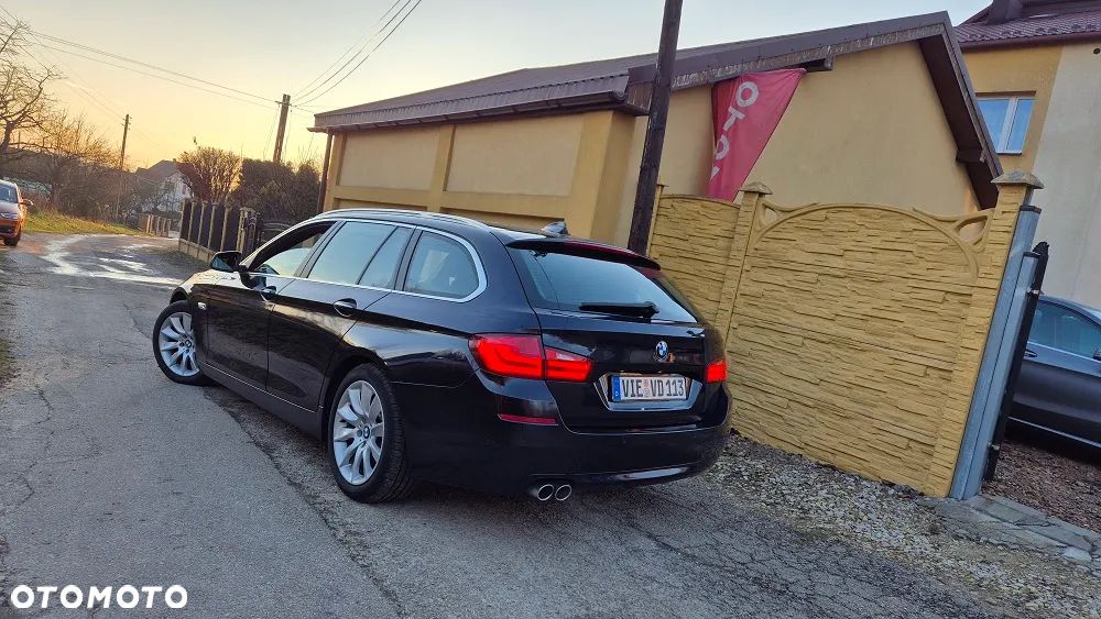 BMW Seria 5 520i Luxury Line - 2