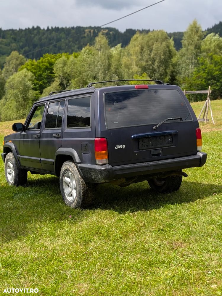 Jeep Cherokee - 4